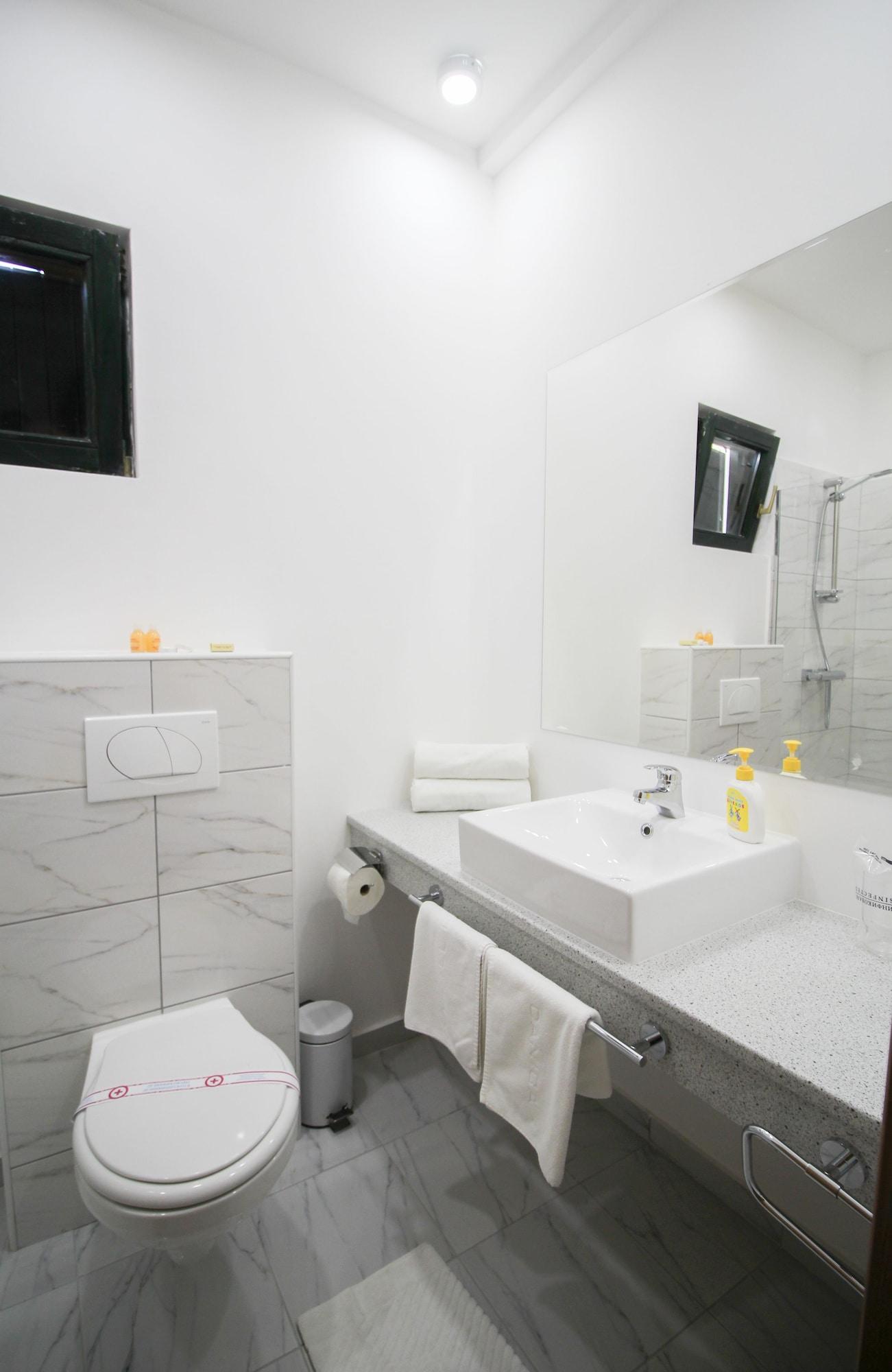Hotel Danica Петровац Экстерьер фото