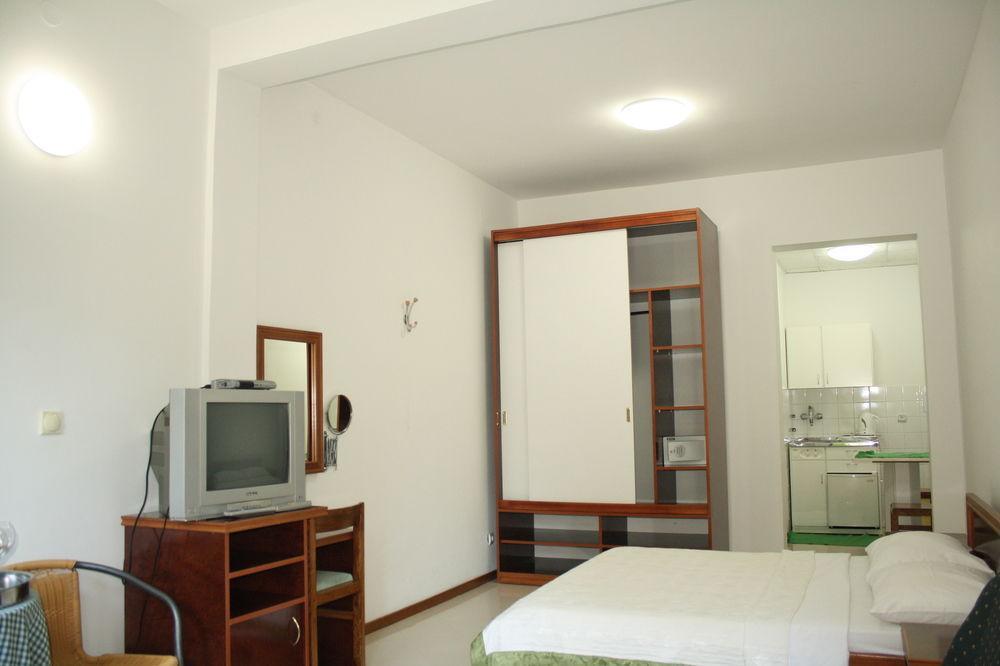 Hotel Danica Петровац Экстерьер фото