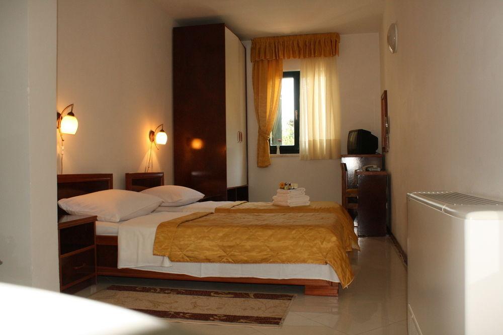 Hotel Danica Петровац Экстерьер фото