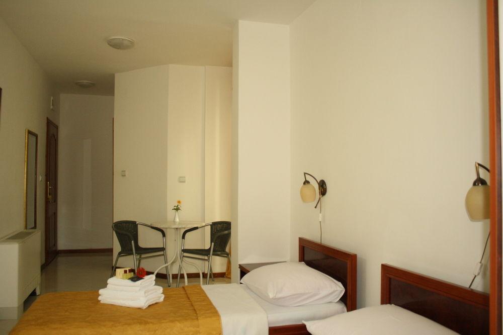 Hotel Danica Петровац Экстерьер фото