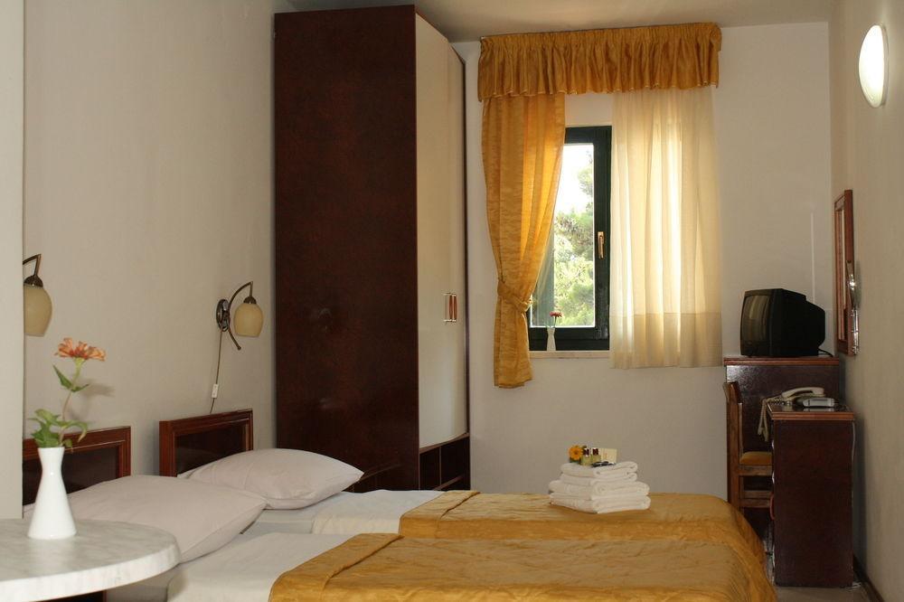 Hotel Danica Петровац Экстерьер фото