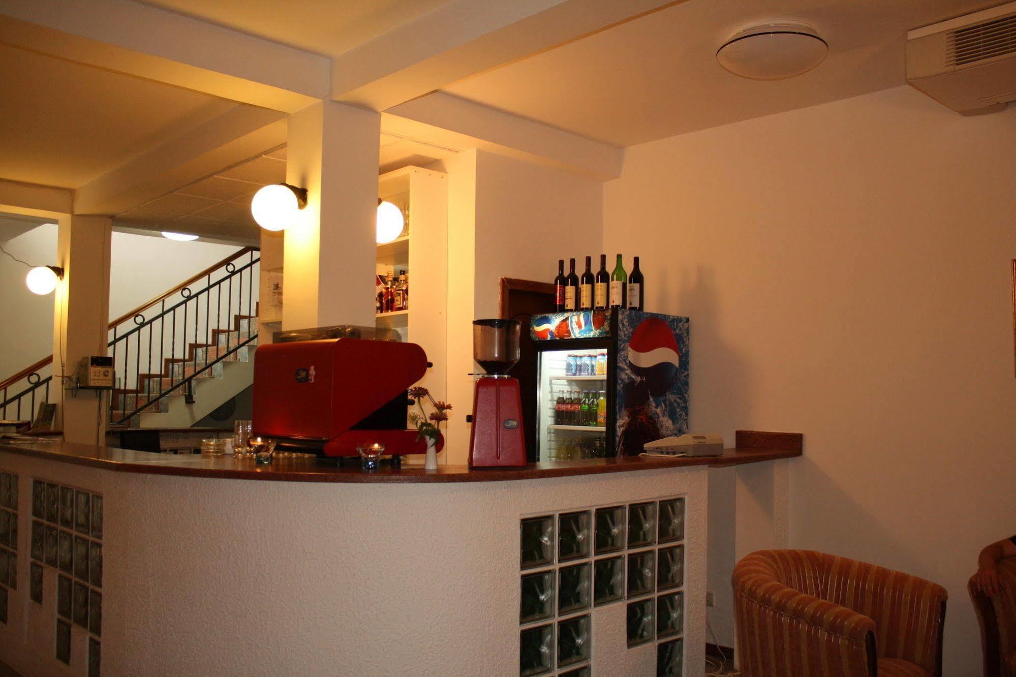 Hotel Danica Петровац Экстерьер фото