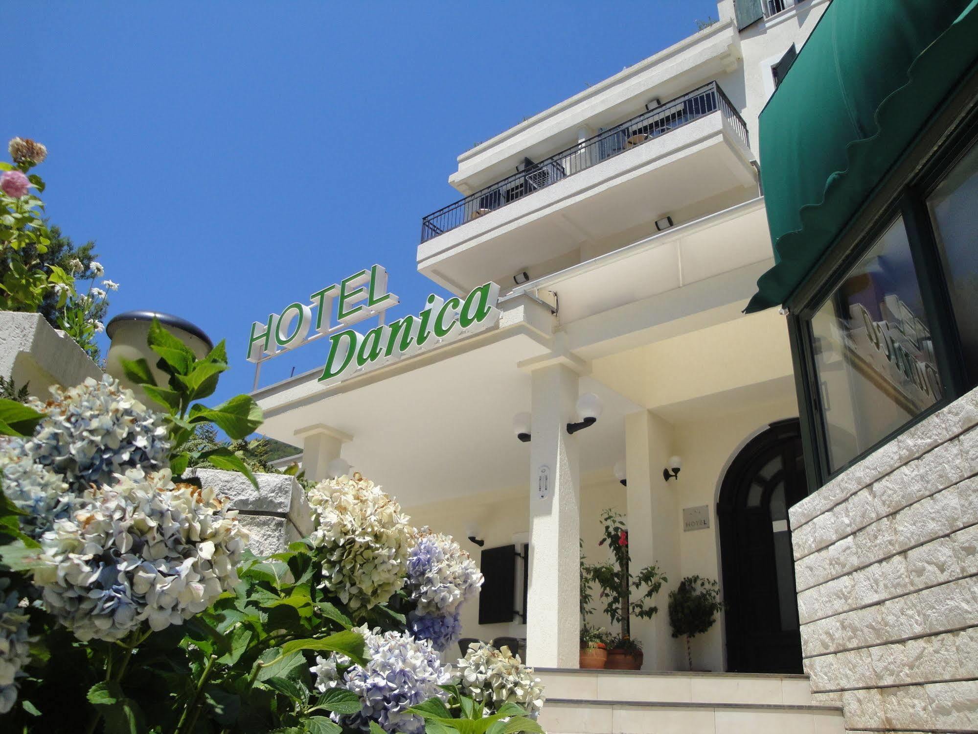 Hotel Danica Петровац Экстерьер фото
