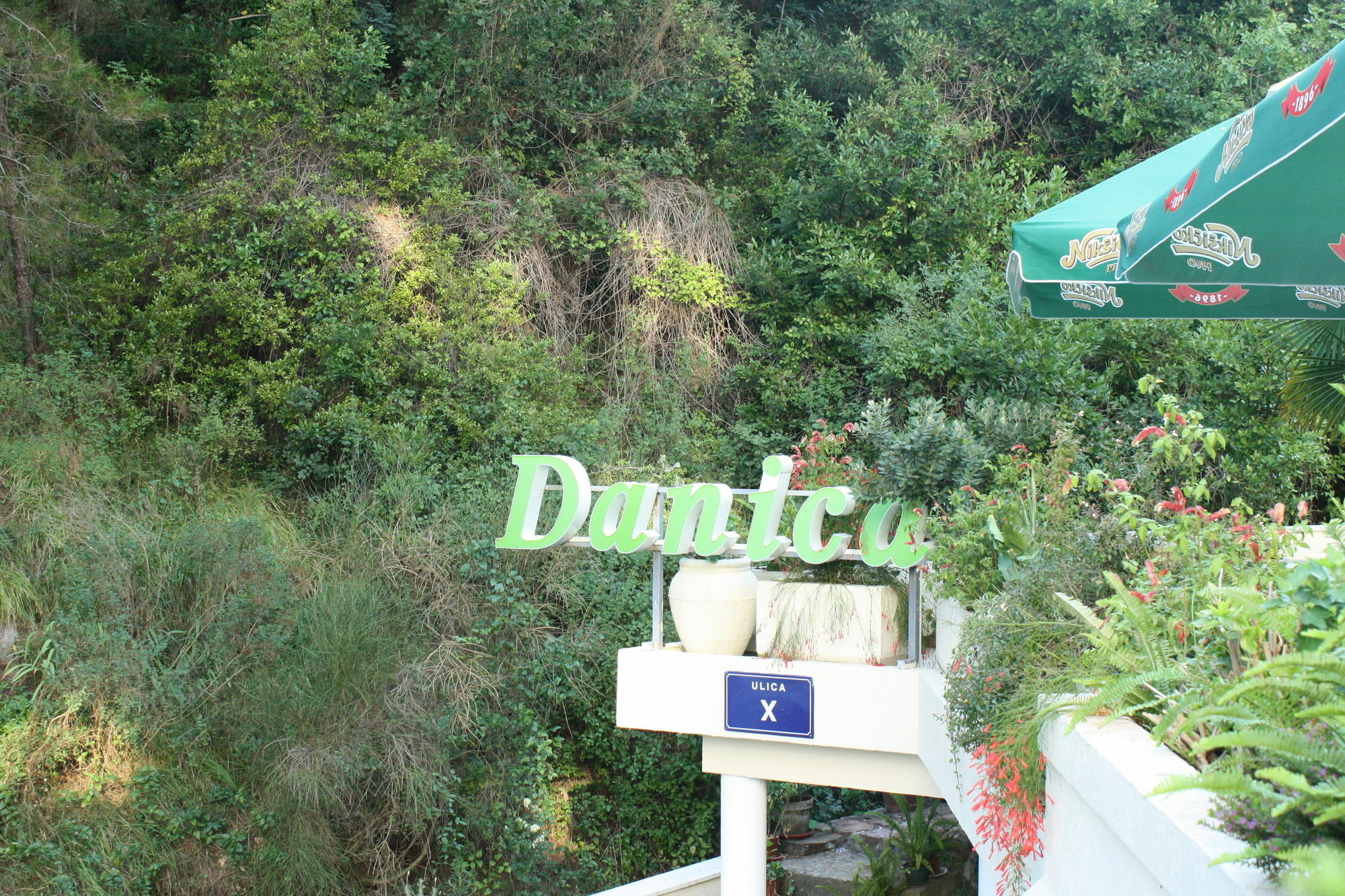 Hotel Danica Петровац Экстерьер фото